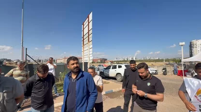 Yapı Yol-İş üyelerinin Diyarbakır'da devam eden eyleminin 10. günü.