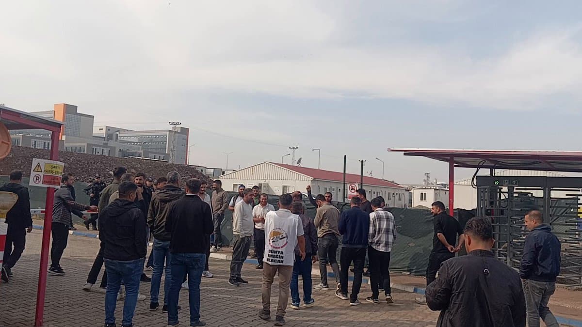Yapı Yol-İş üyelerinin Diyarbakır'da devam eden eyleminin 12. günü.